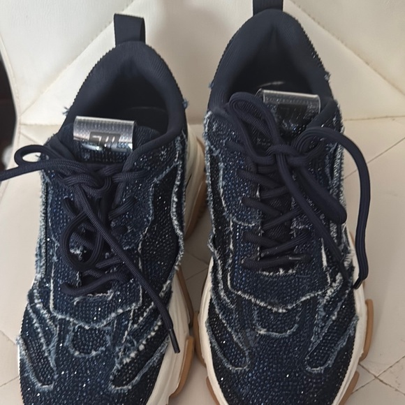 Steve‎ Madden White and Blue Sneakers Classic Design - Picture 4 of 7